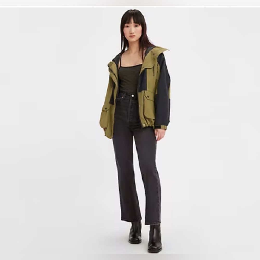 Levi’s Ribcage Cropped Bootcut Jeans